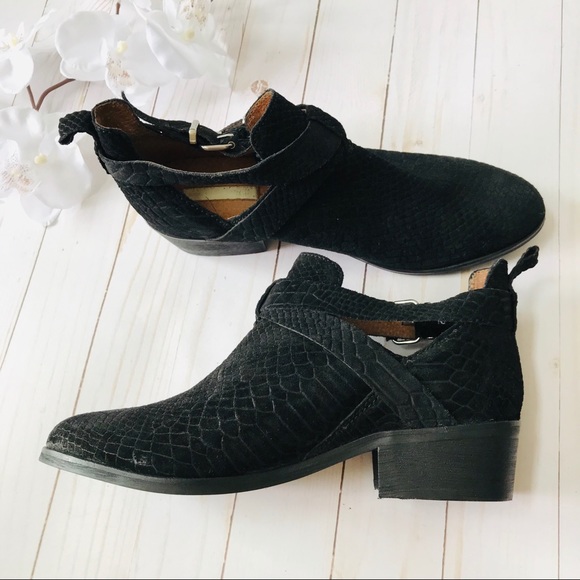 Genuine Suede Leather Cutout Buckle Ankle Chelsea Boots NWOB - Never Worn - Picture 8 of 9